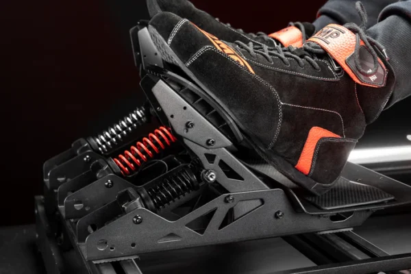 P700-C-Pedal-scene-4 Simagic P700